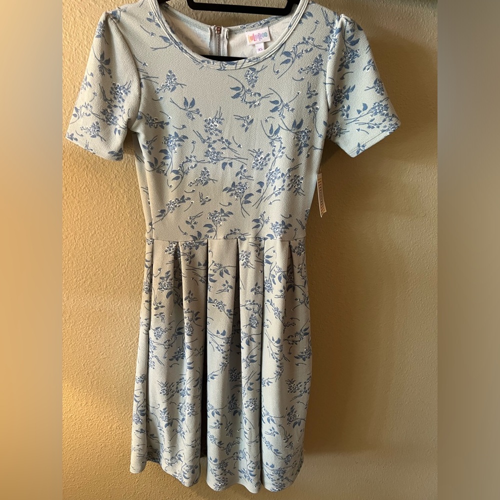 Lularoe Amelia Dress Xsmall. New with tags. From a pet and smoke free home.